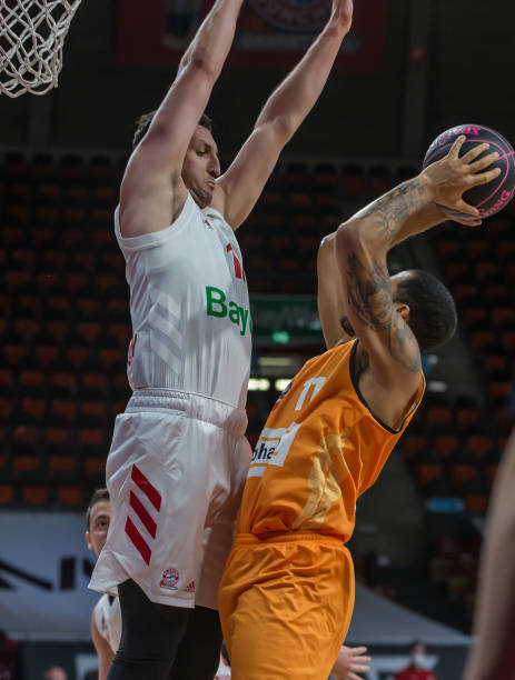 凭借扎实的 凭借扎实的